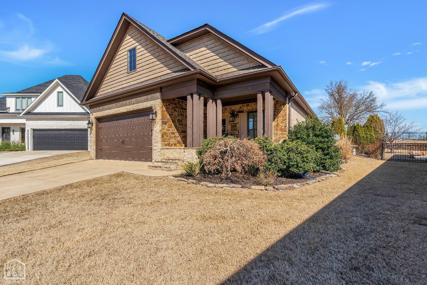 Property Photo:  1022 Villa Drive  AR 72405 