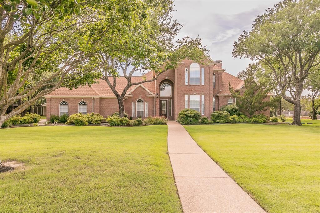 Property Photo:  128 Oakview Drive  TX 76087 