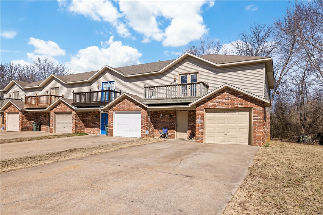 922 W Peachtree Drive  Fayetteville AR 72703 photo