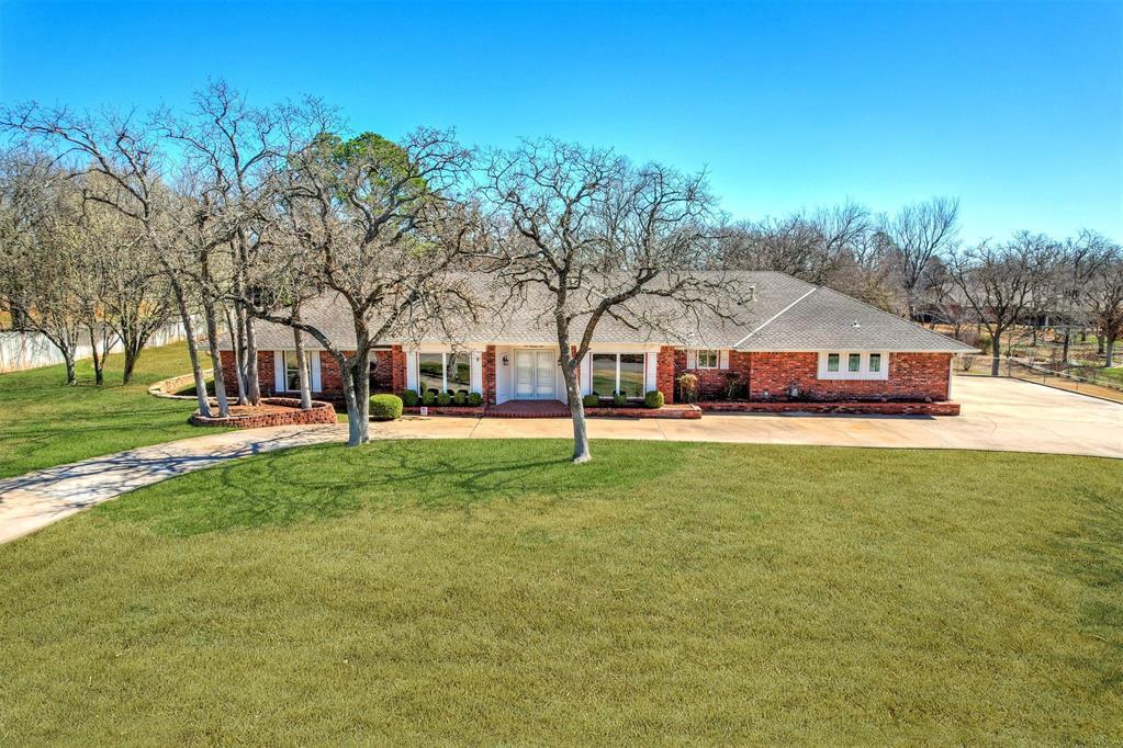 Property Photo:  104 N Darwin Road  OK 73034 