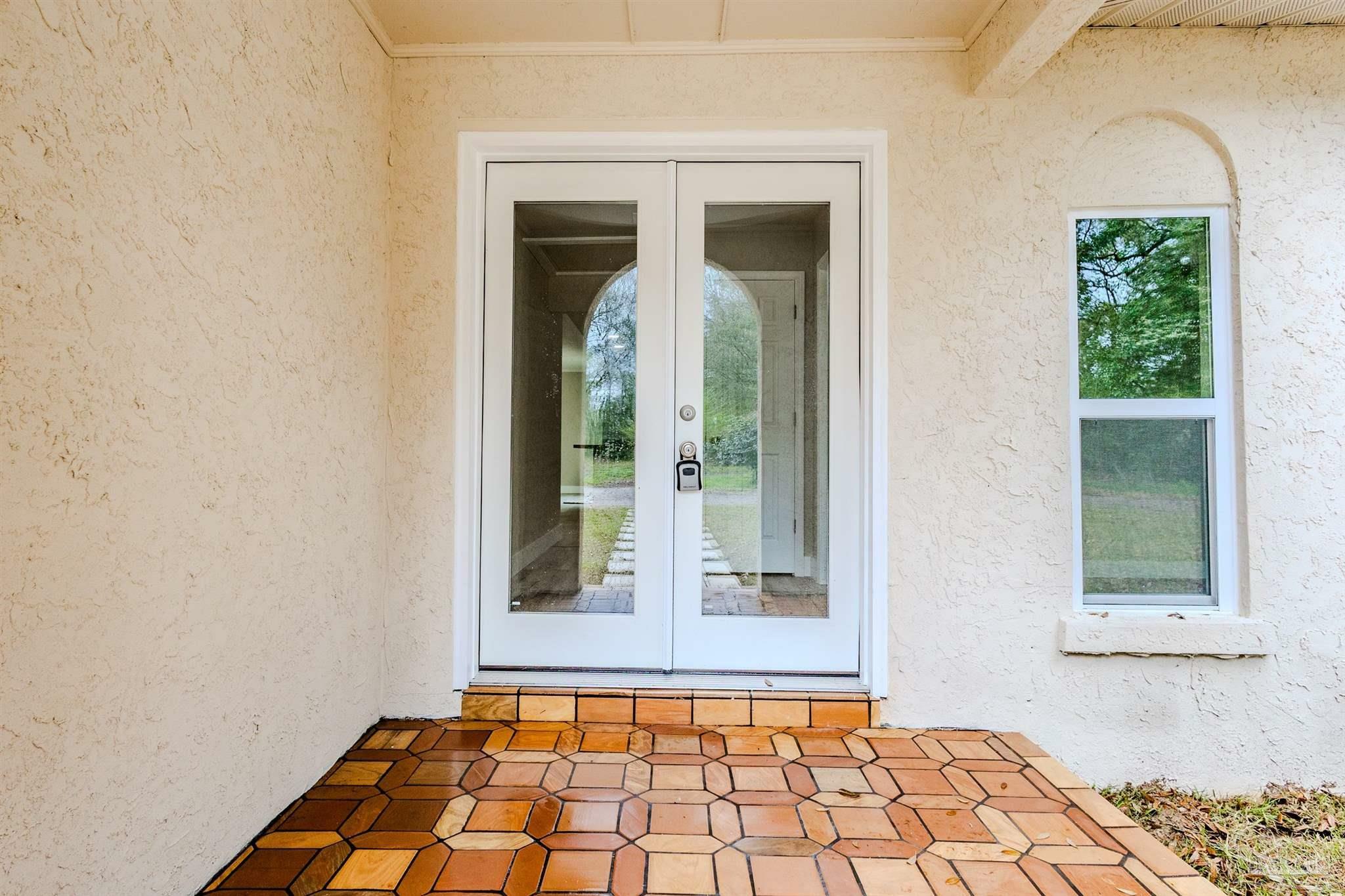 Property Photo: 5032 Chumuckla Hwy FL 32571