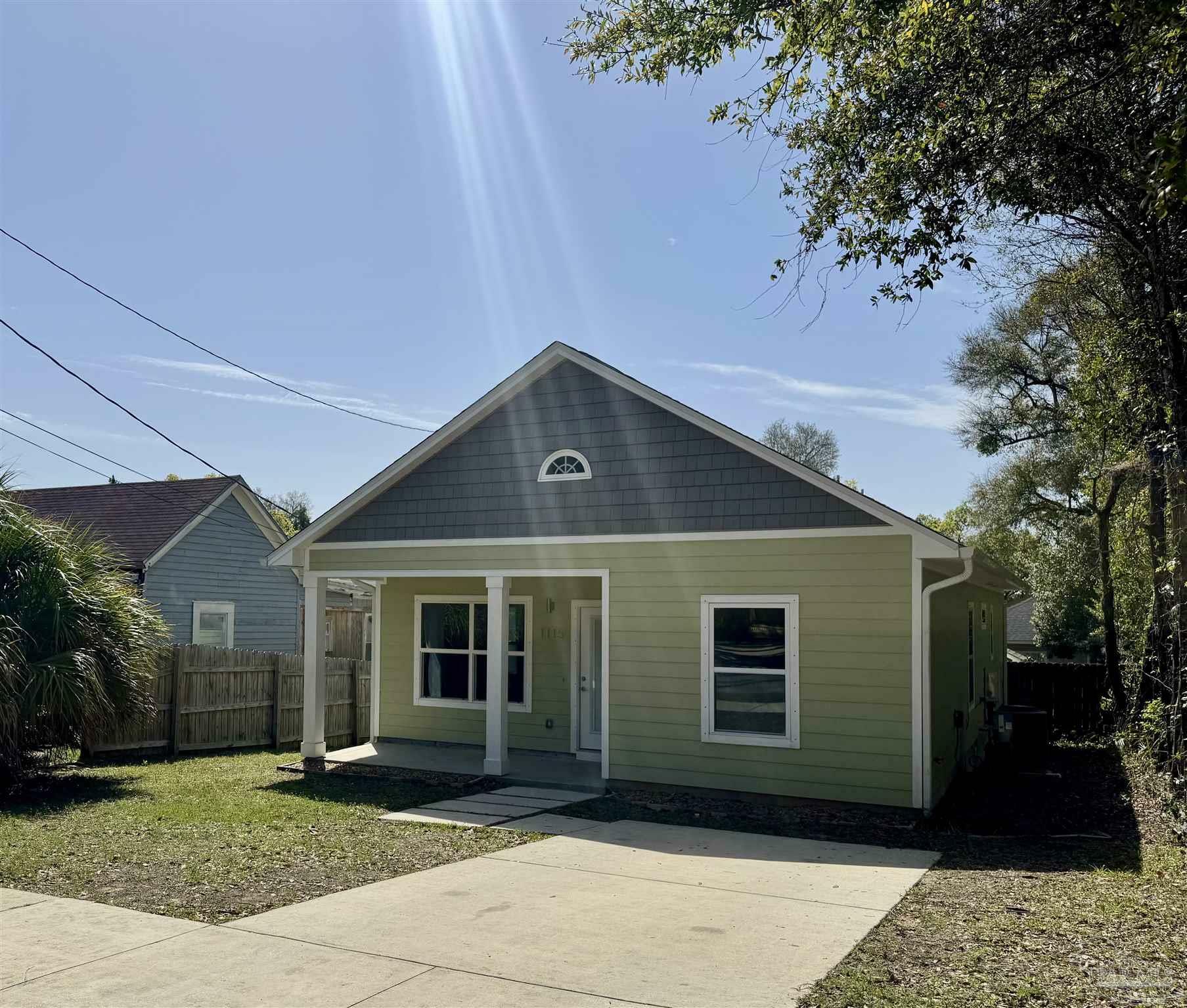 Property Photo: 1115 W Belmont St FL 32501