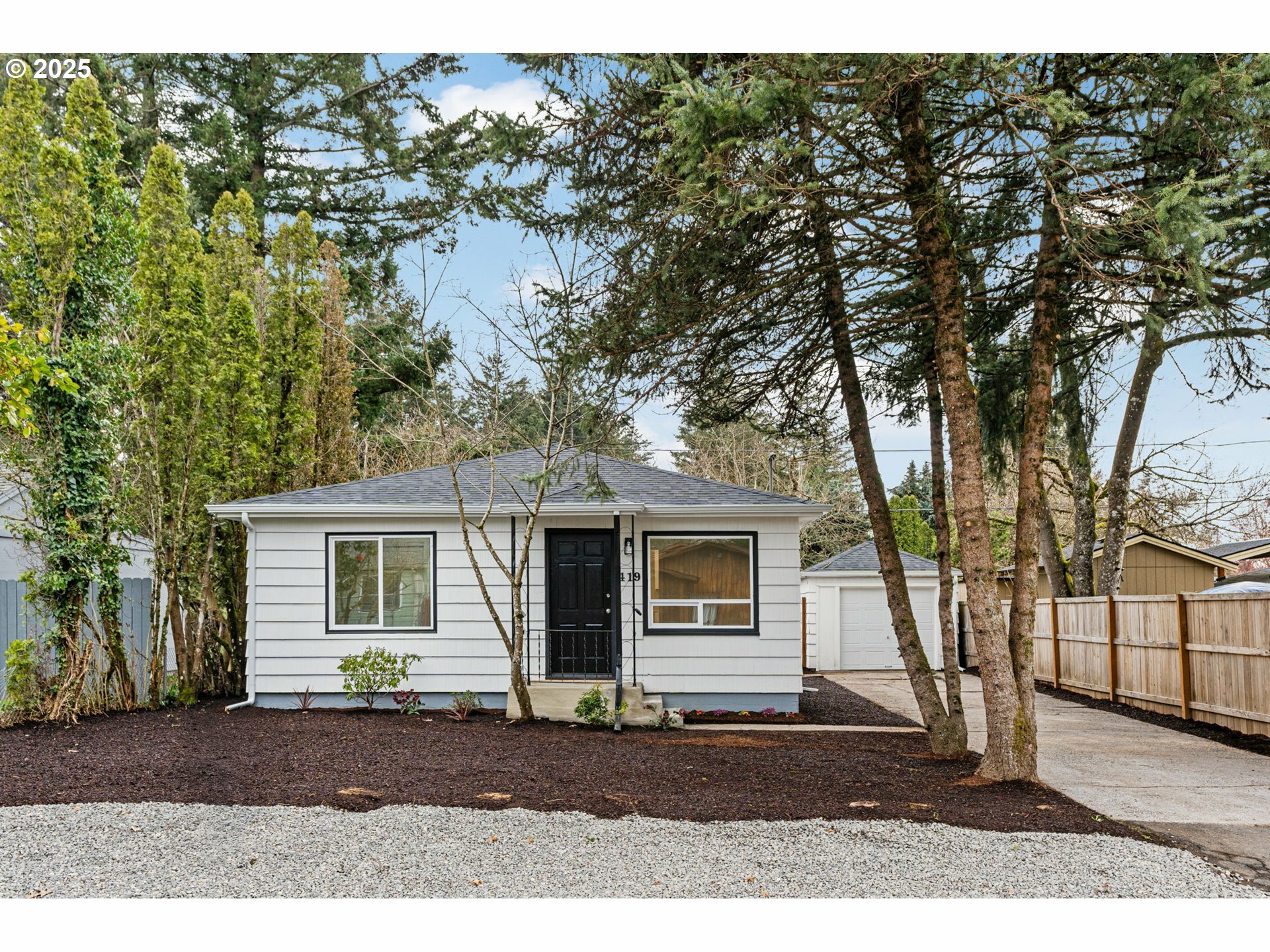 419 NE 191st Ave  Portland OR 97230 photo