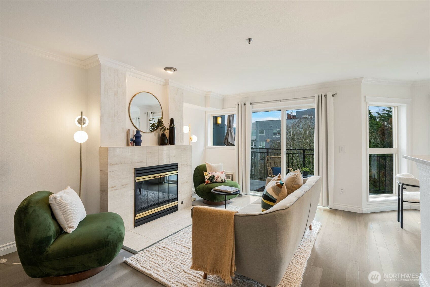 Property Photo: 701 Galer Street 819 WA 98109