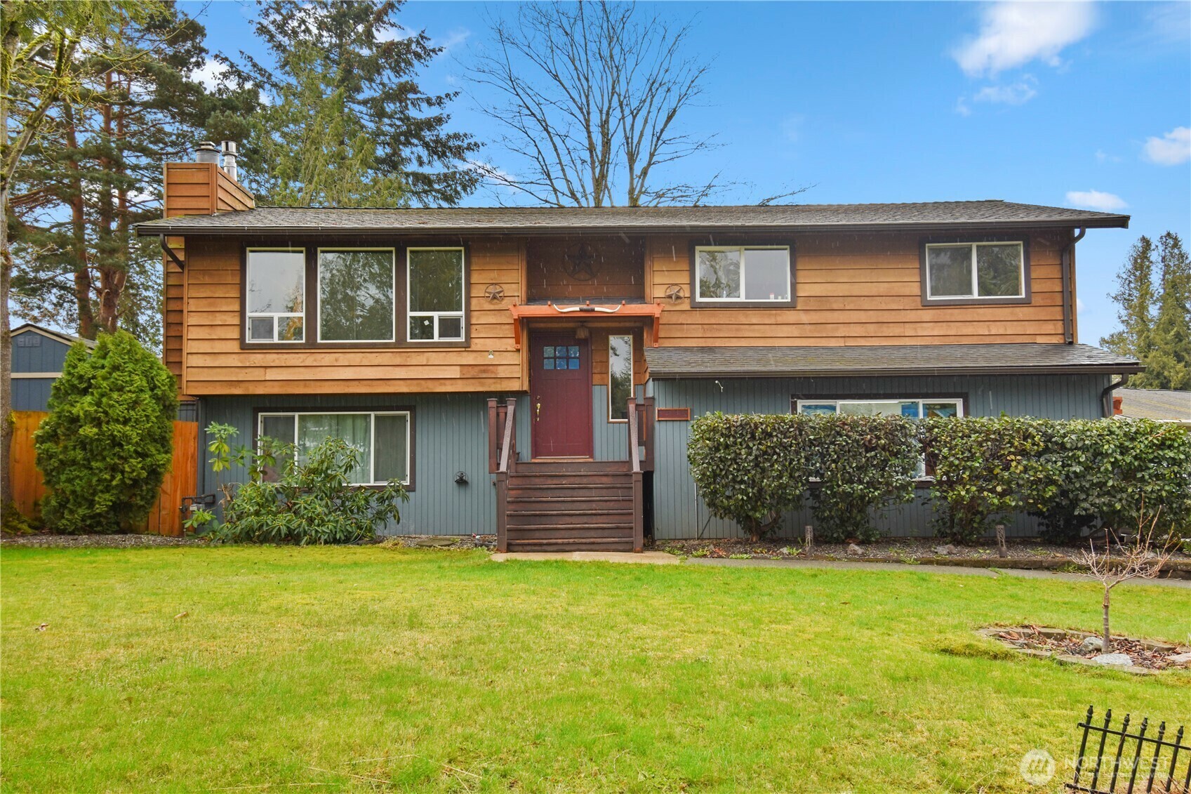 Property Photo: 1914 Sandalwood Street WA 98273