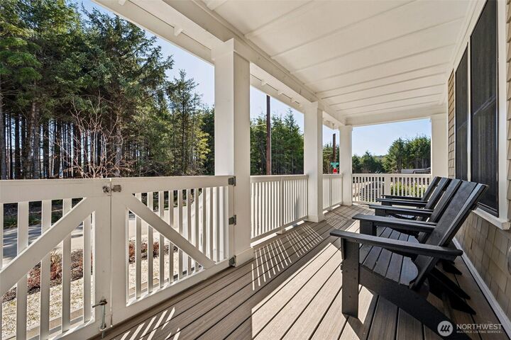 Property Photo:  421 E Compass Street  WA 98571 