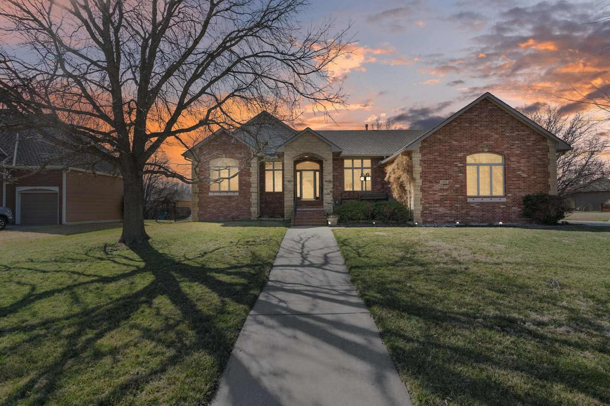 Property Photo:  1252 N Hickory Creek Ct  KS 67235 