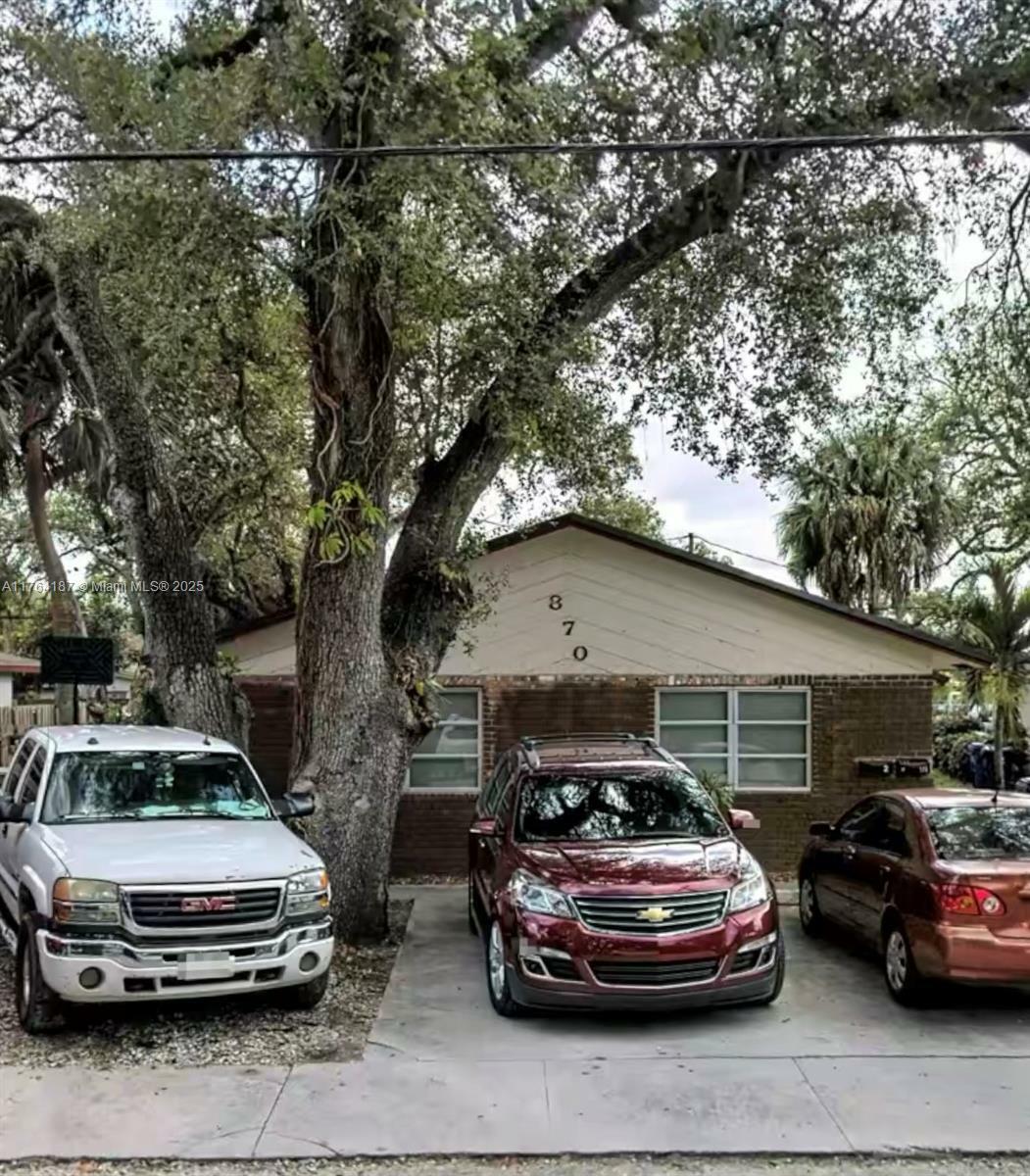 870 SW 28th St  Fort Lauderdale FL 33315 photo
