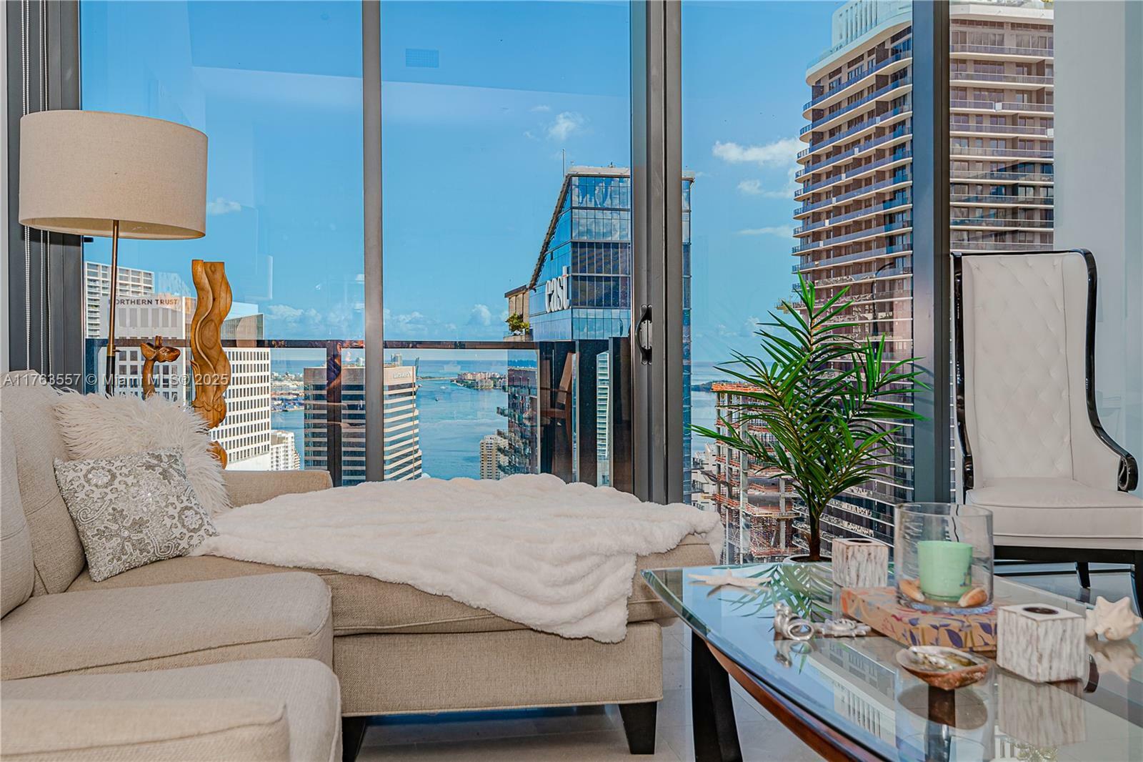 Property Photo:  88 SW 7th St 4107  FL 33130 