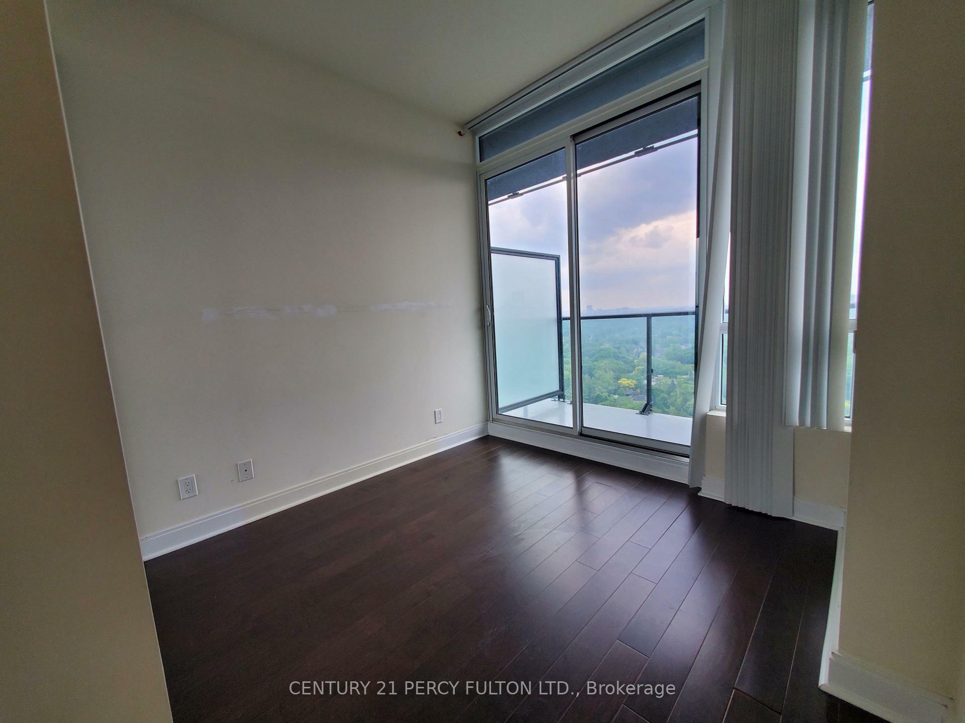 Photo de la propriété: 825 Church Street 2606 ON M4W 3Z4