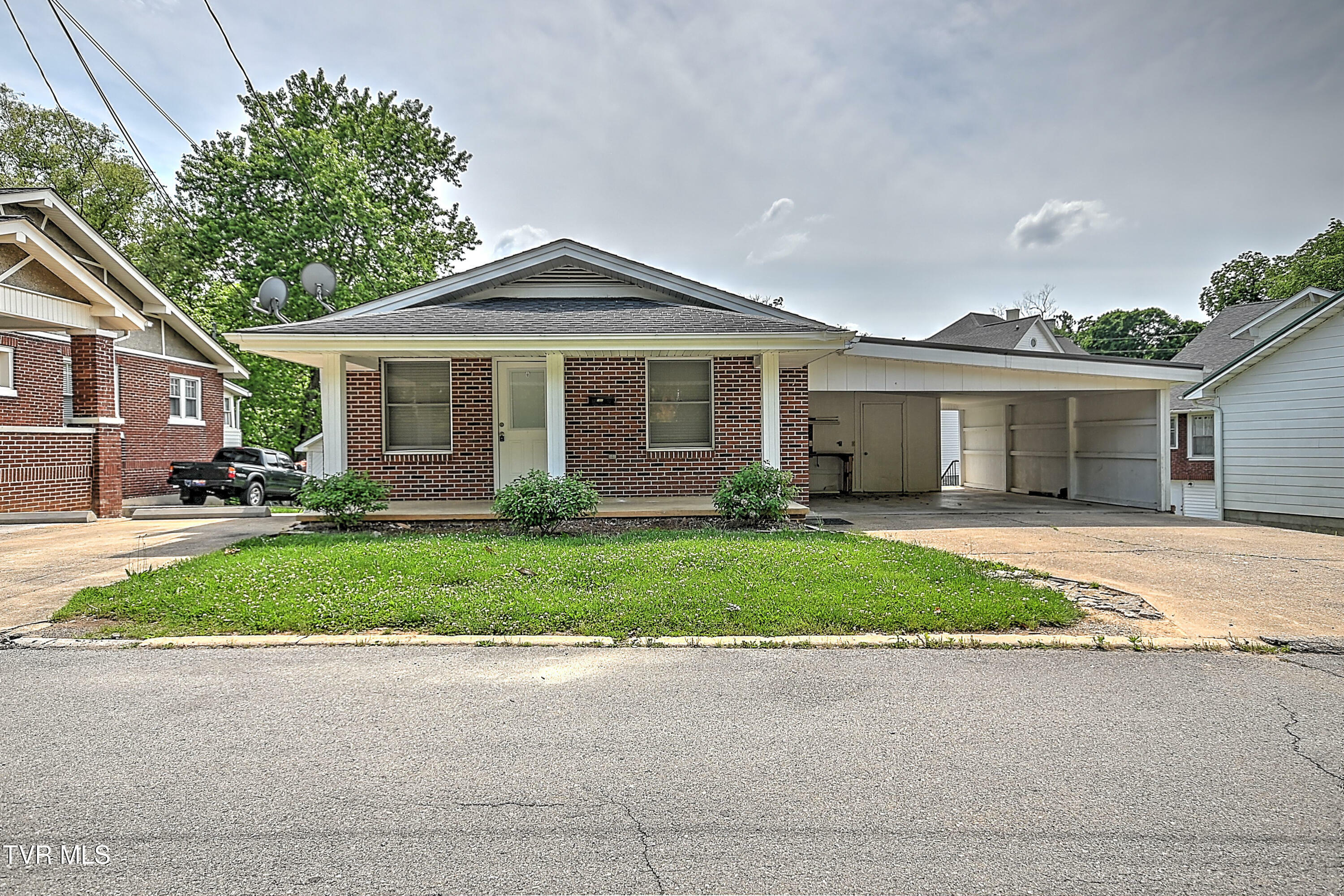 Property Photo:  102 Montford Avenue  TN 37745 