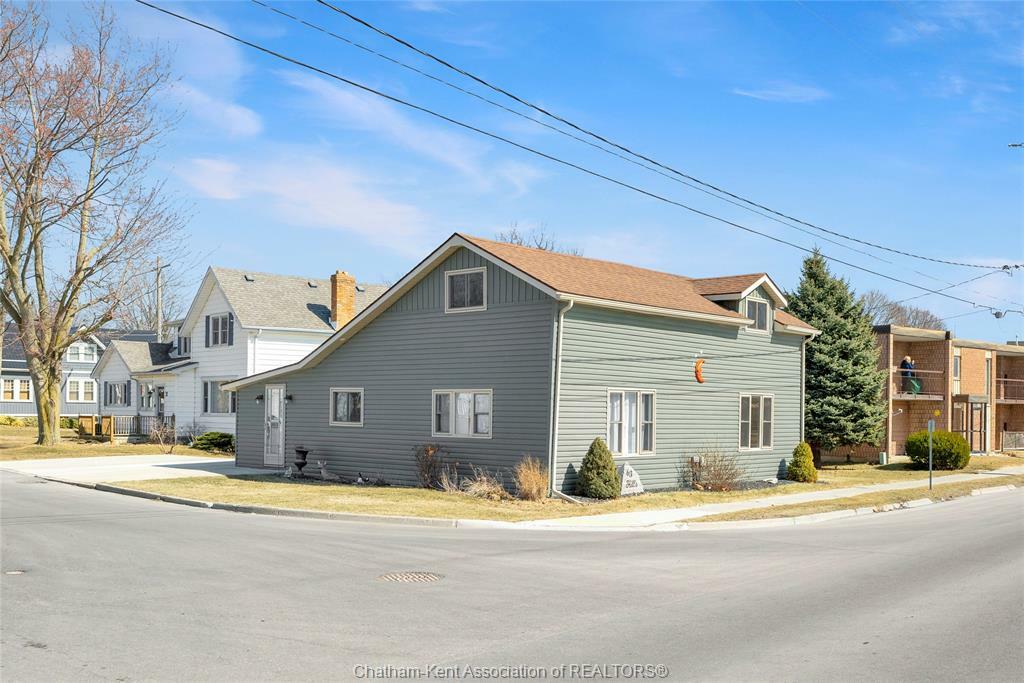 Property Photo:  63 Chatham Street South  ON N0P 1A0 