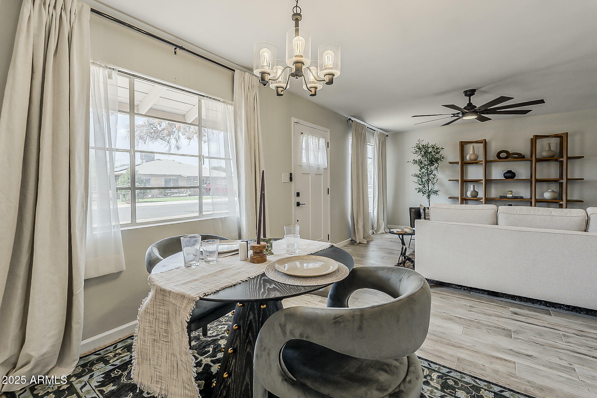 Property Photo: 5014 W Gardenia Avenue AZ 85301