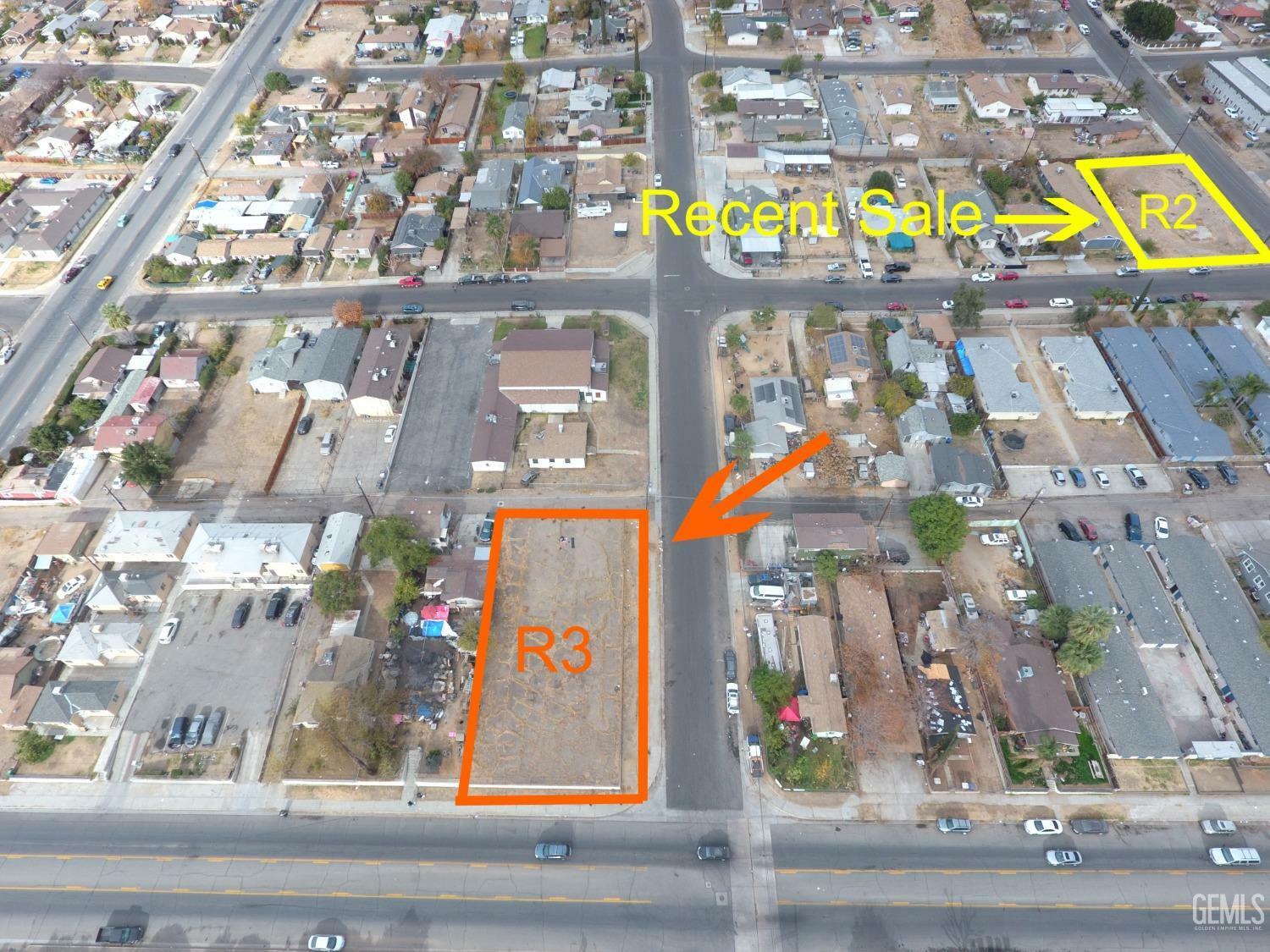 Property Photo:  1716 Brown Street  CA 93305 