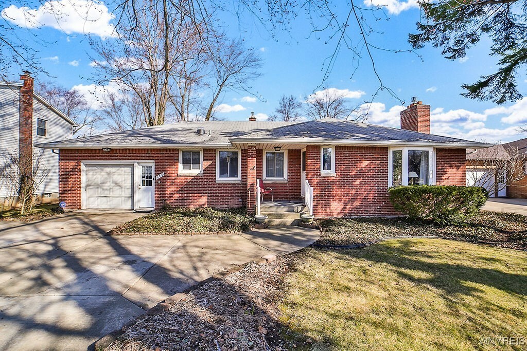 Property Photo: 1210 Maple Road NY 14221