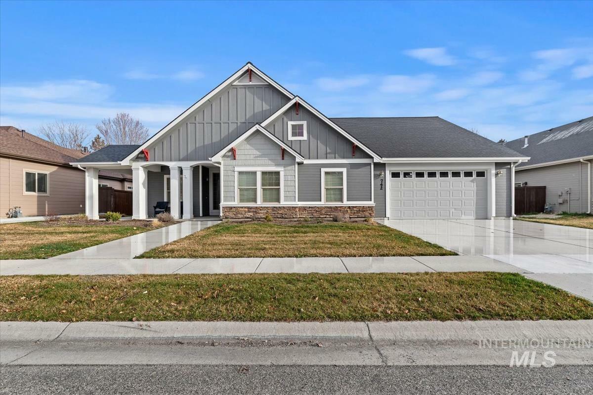 Property Photo: 742 W Caine St ID 83646
