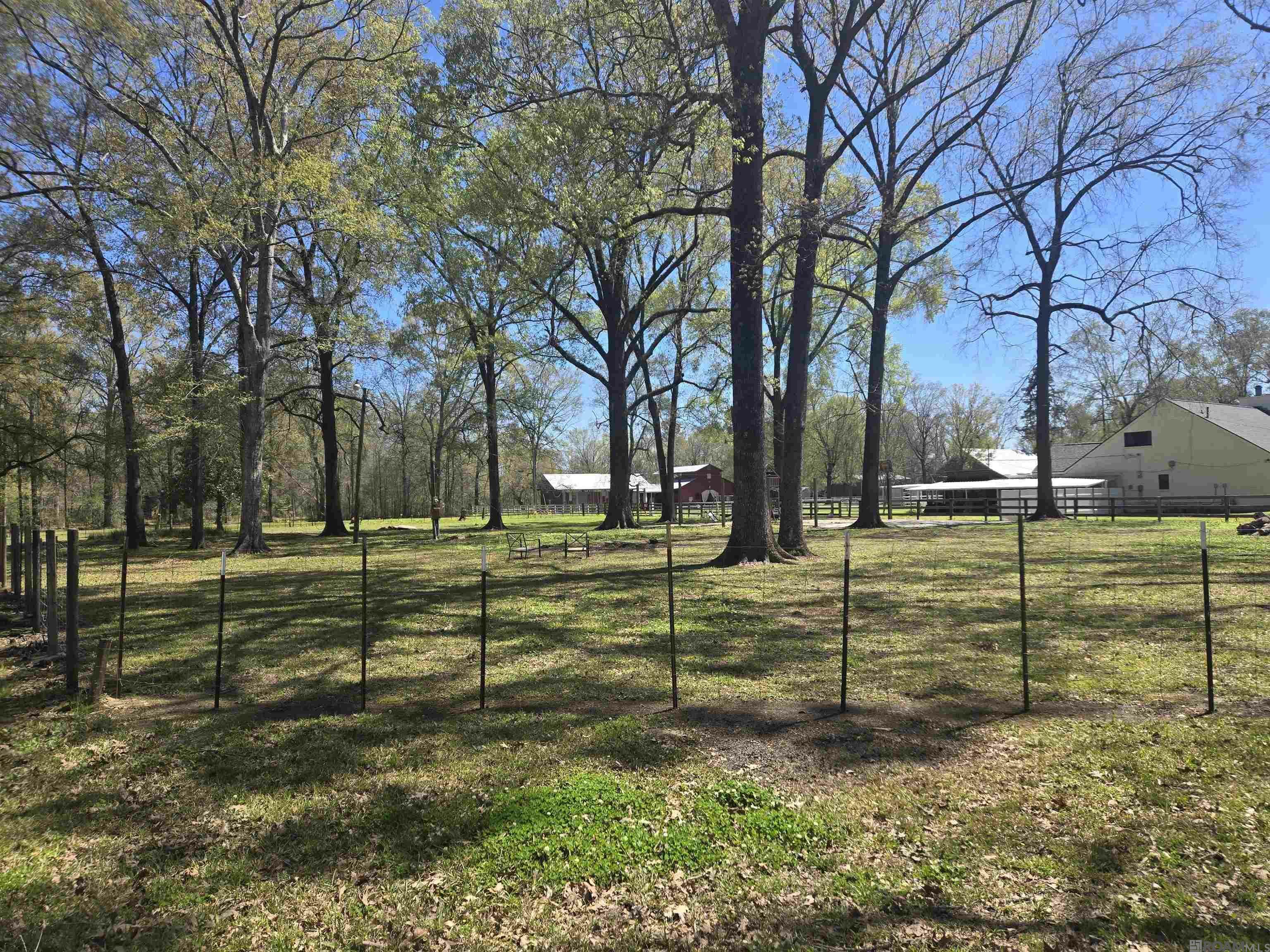 Property Photo: 7878 Droze Rd LA 70739