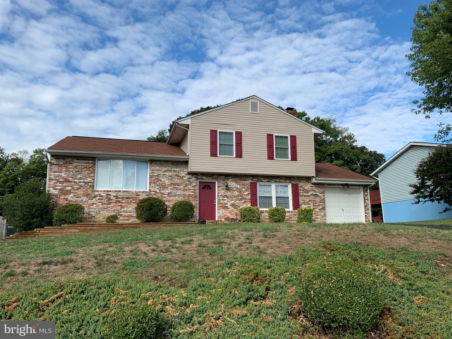 Property Photo: 10314 Meadowview Drive VA 22408