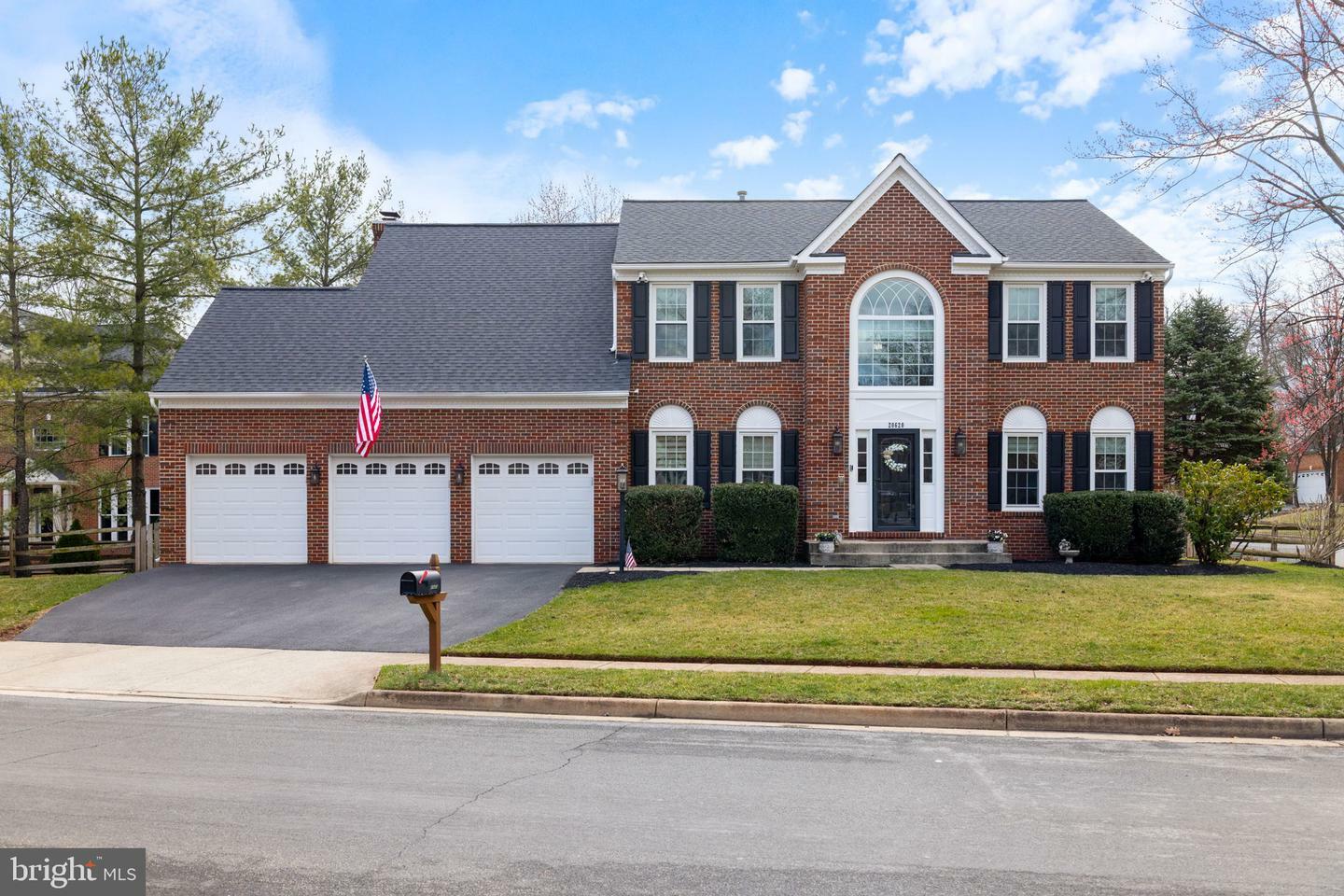 Property Photo: 20620 Cherrywood Court VA 20165