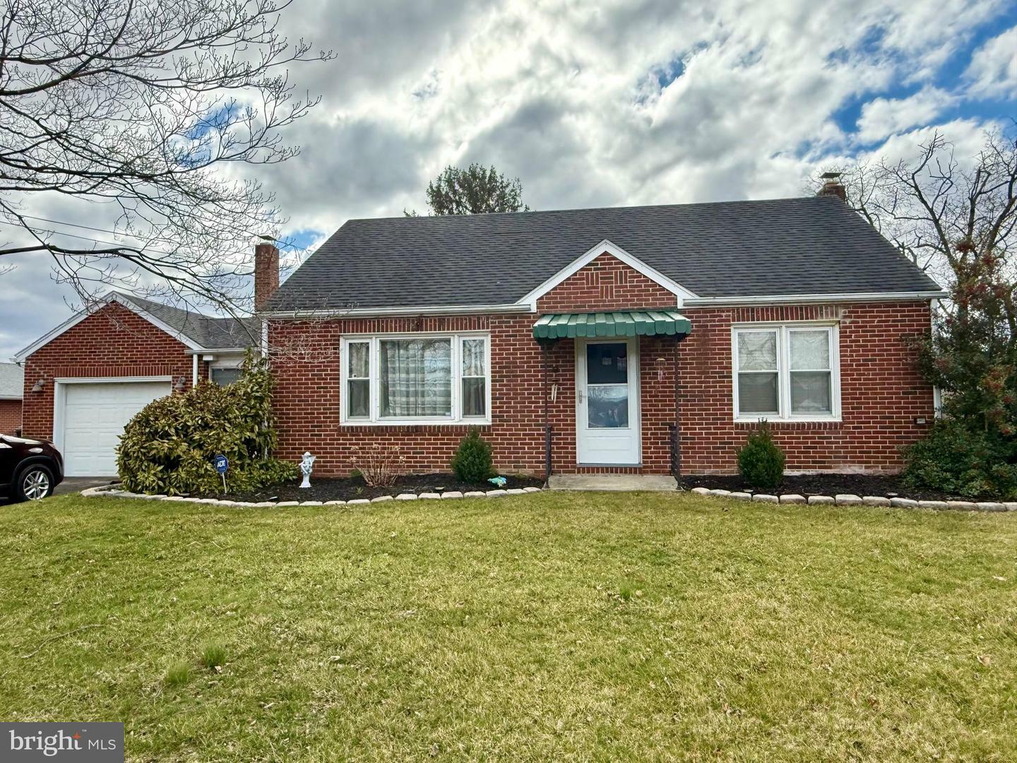 2750 Sunset Lane  York PA 17408 photo