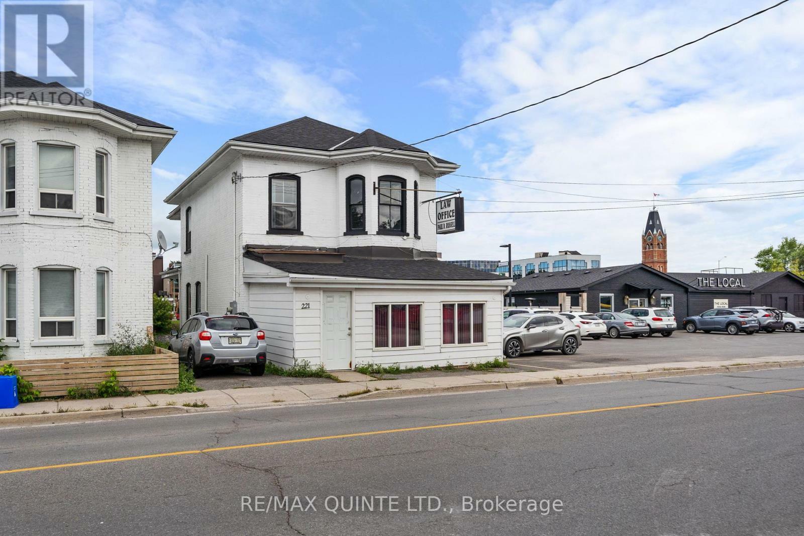 Photo de la propriété: 221 Coleman Street ON K8P 3H8