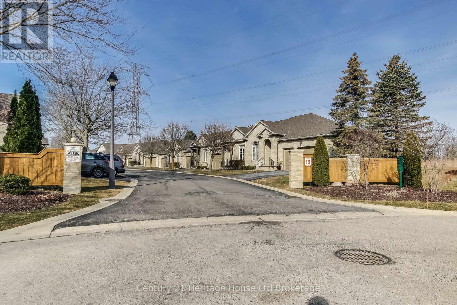 Photo de la propriété: 87 Donker Drive 24 ON N5P 4L2