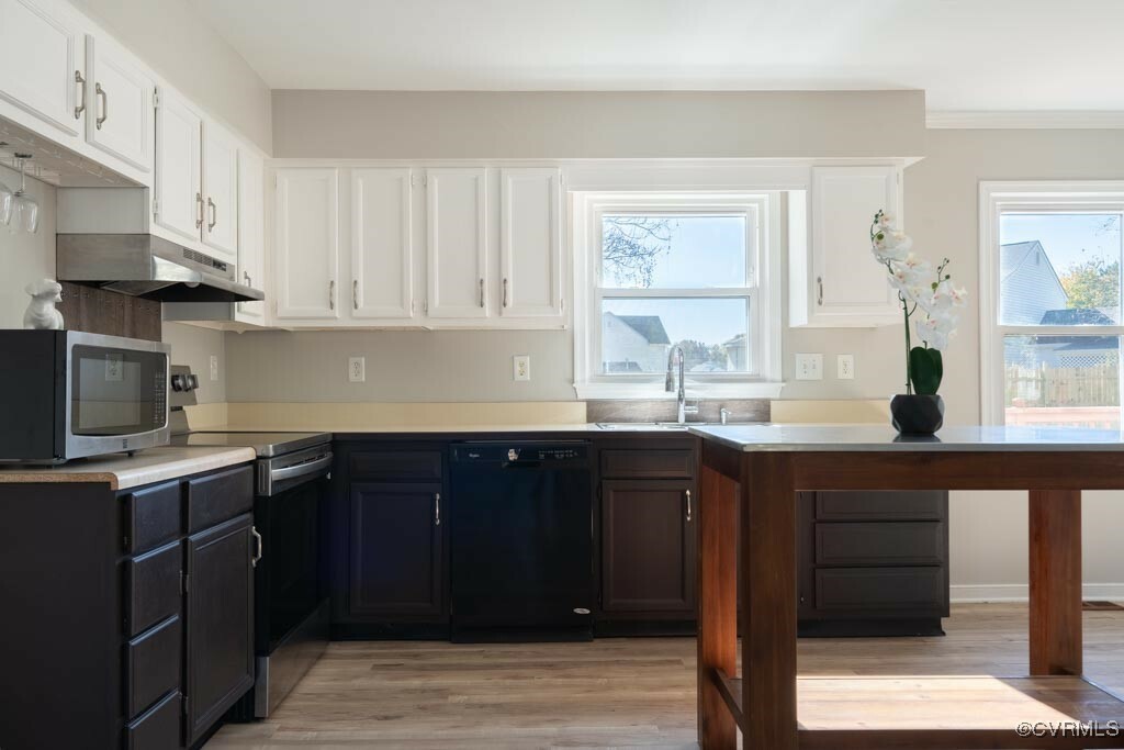 Property Photo: 3411 Green Oaks Court VA 23234