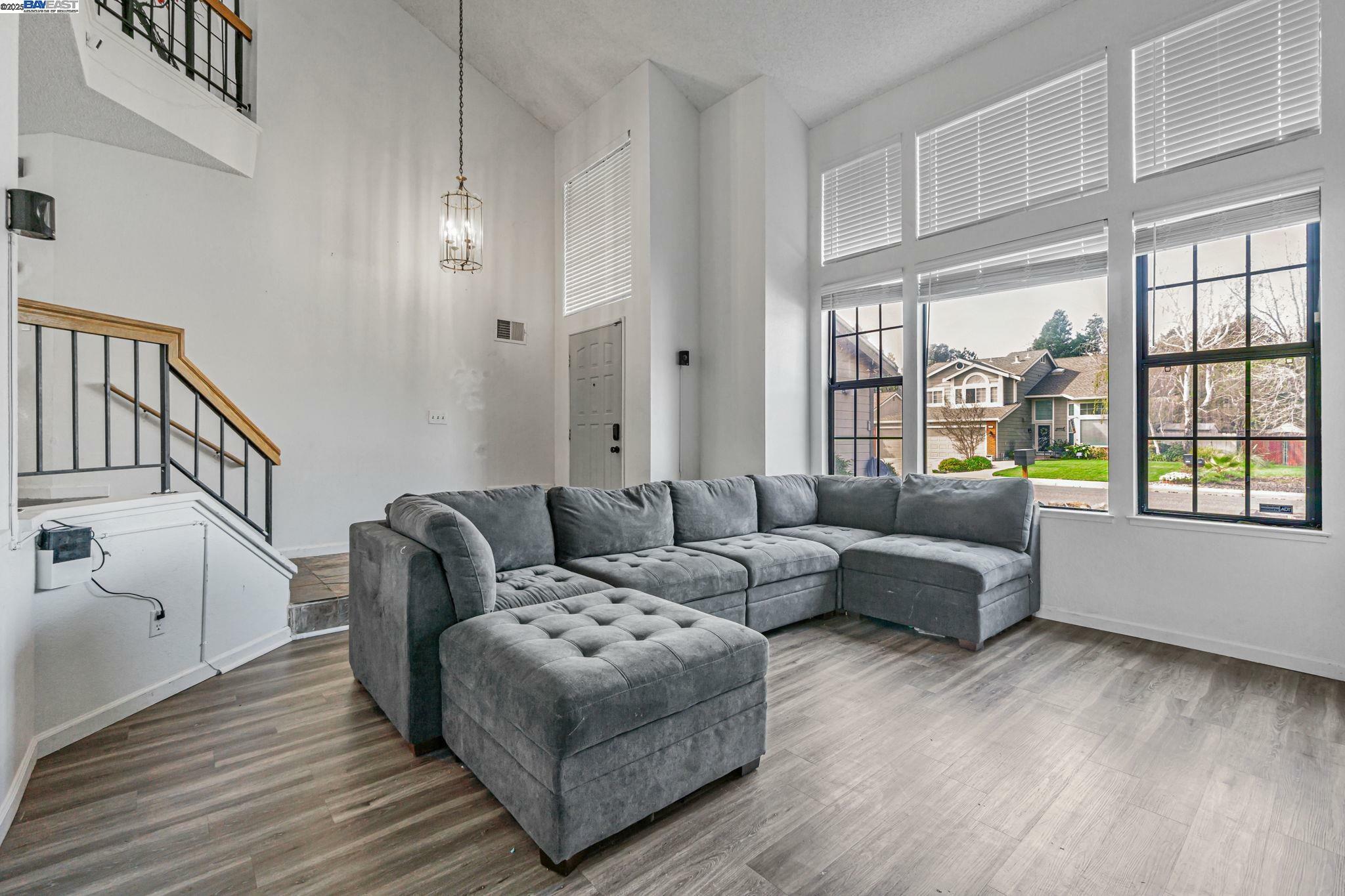 Property Photo: 2819 Larkspur Dr CA 94531