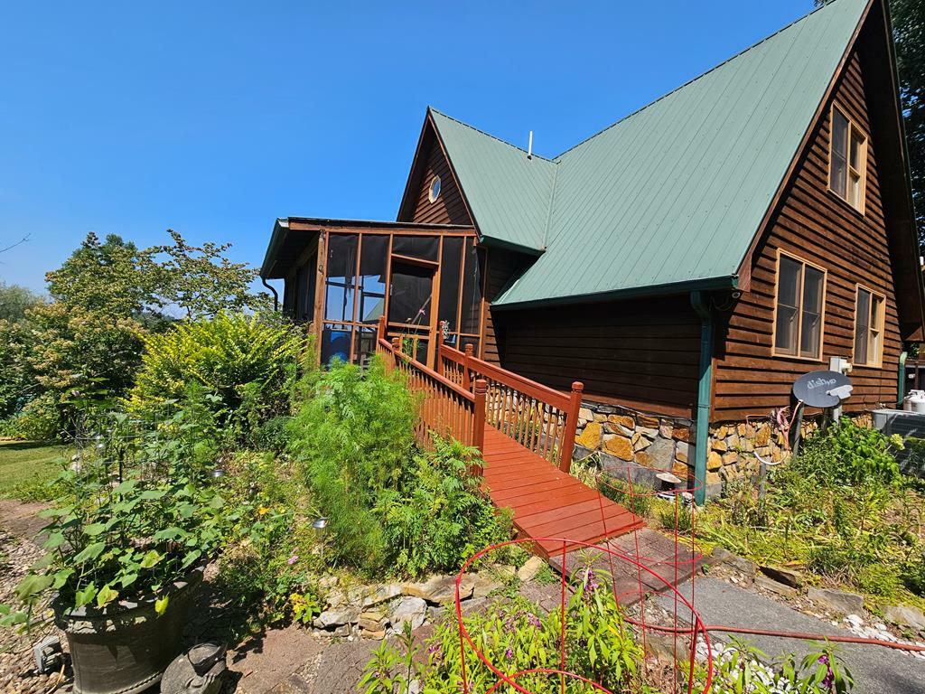 Property Photo: 1186 Dry Ridge Rd KY 41201