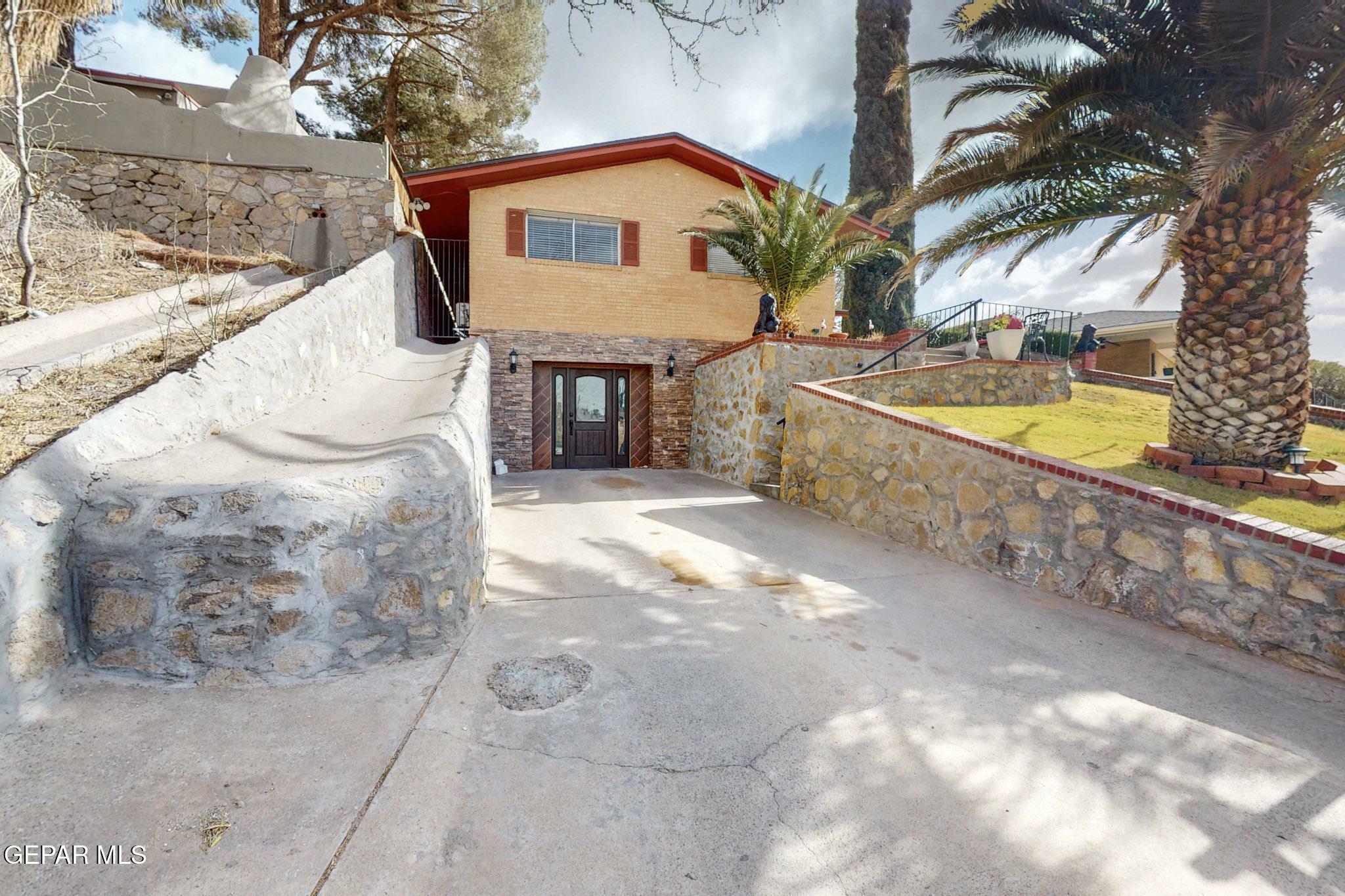 Property Photo: 906 Turney Drive TX 79902