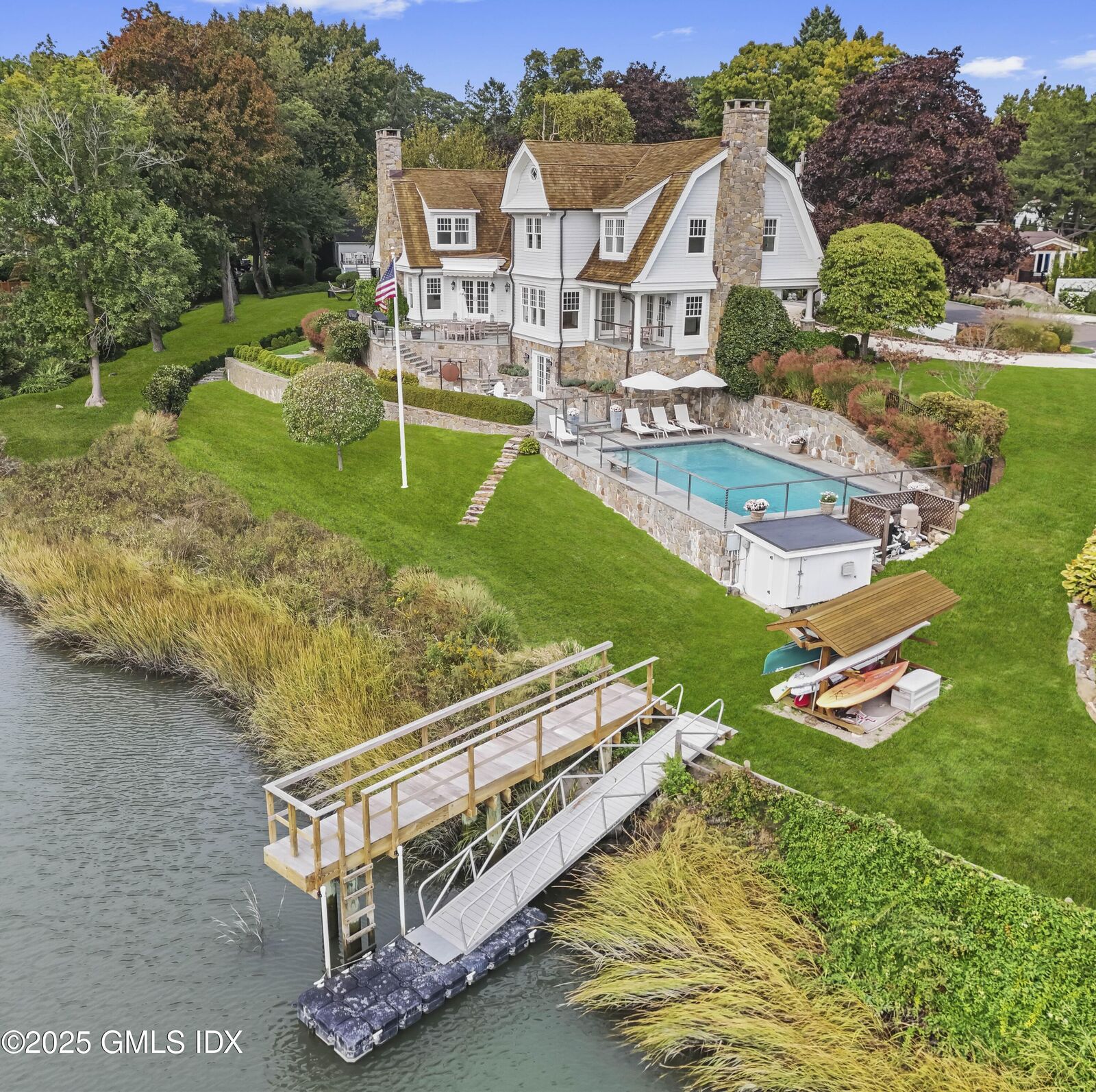 Property Photo:  18 Shoal Point Lane  CT 06878 