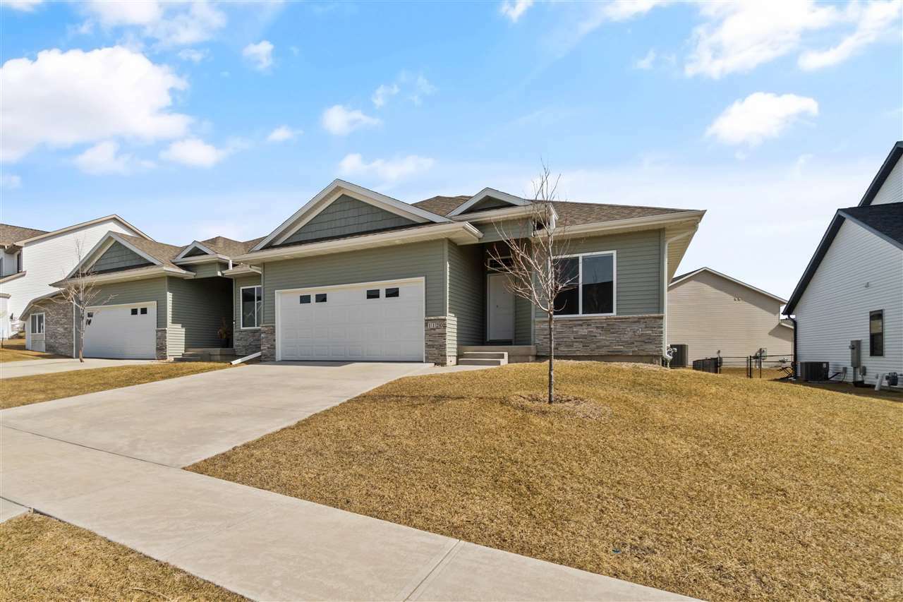 Property Photo: 1120 Leann Circle IA 52317