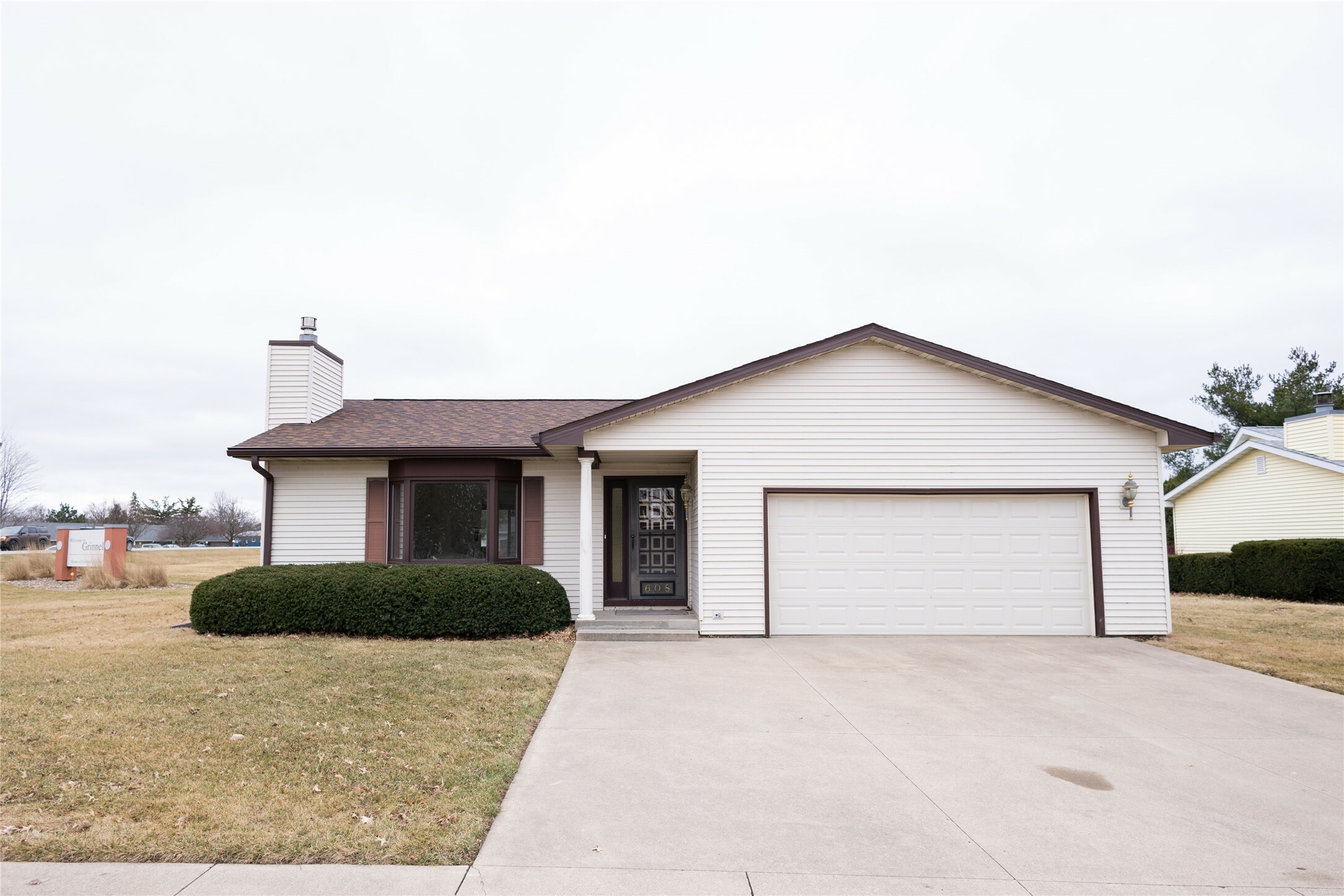 608 16th Avenue  Grinnell IA 50112 photo