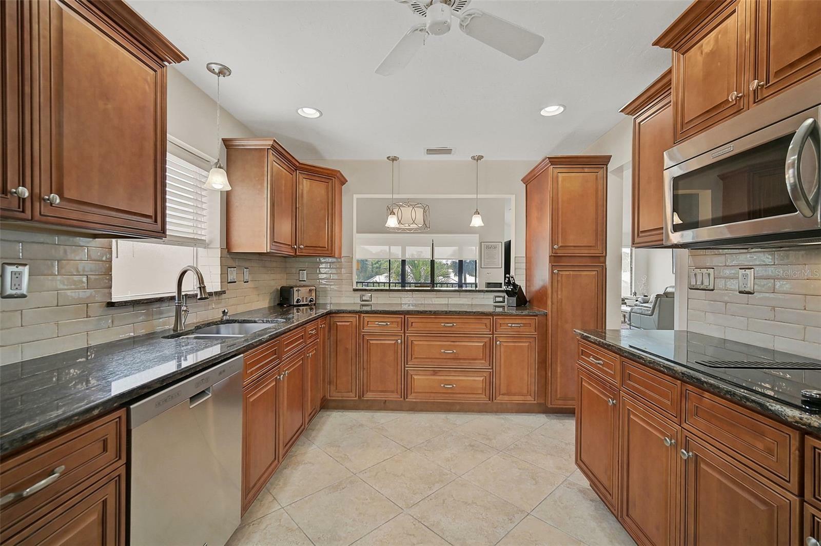 Property Photo:  6660 Schooner Bay Circle 6660  FL 34231 