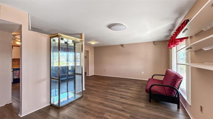 Property Photo:  1515 Arrowhead Drive  FL 33573 