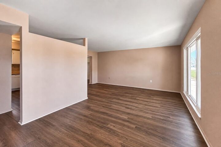 Property Photo:  1515 Arrowhead Drive  FL 33573 