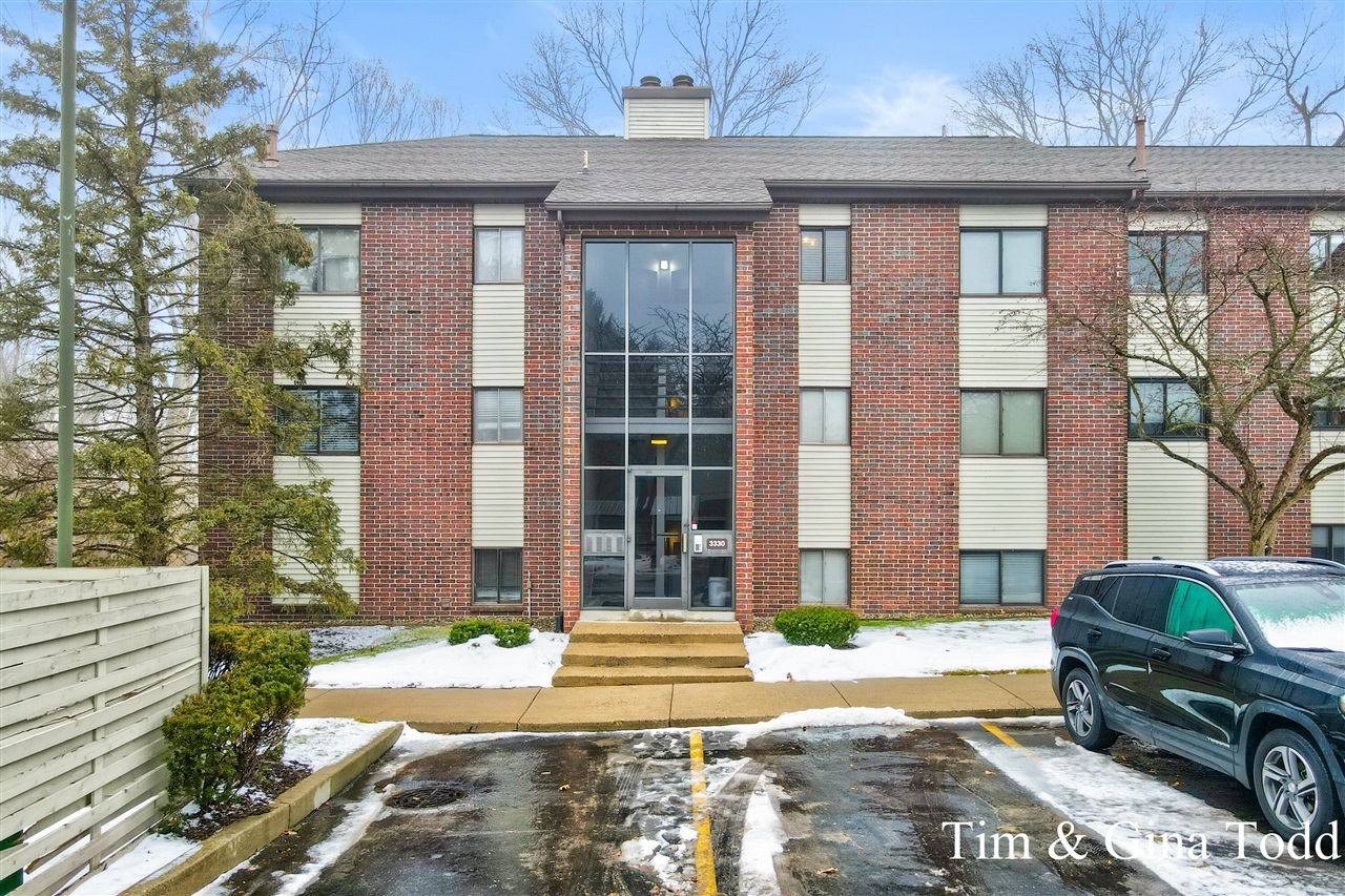 3330 Devonwood Hills F  Grand Rapids MI 49525 photo