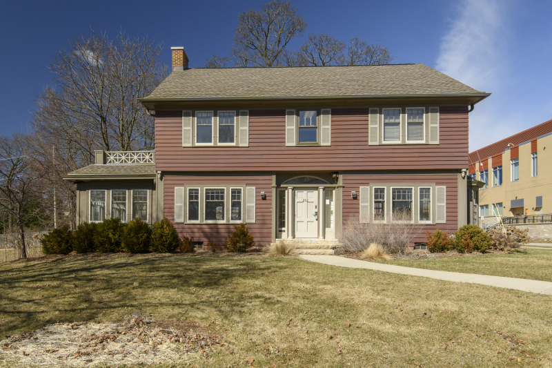 202 W College Ave  Waukesha WI 53186 photo
