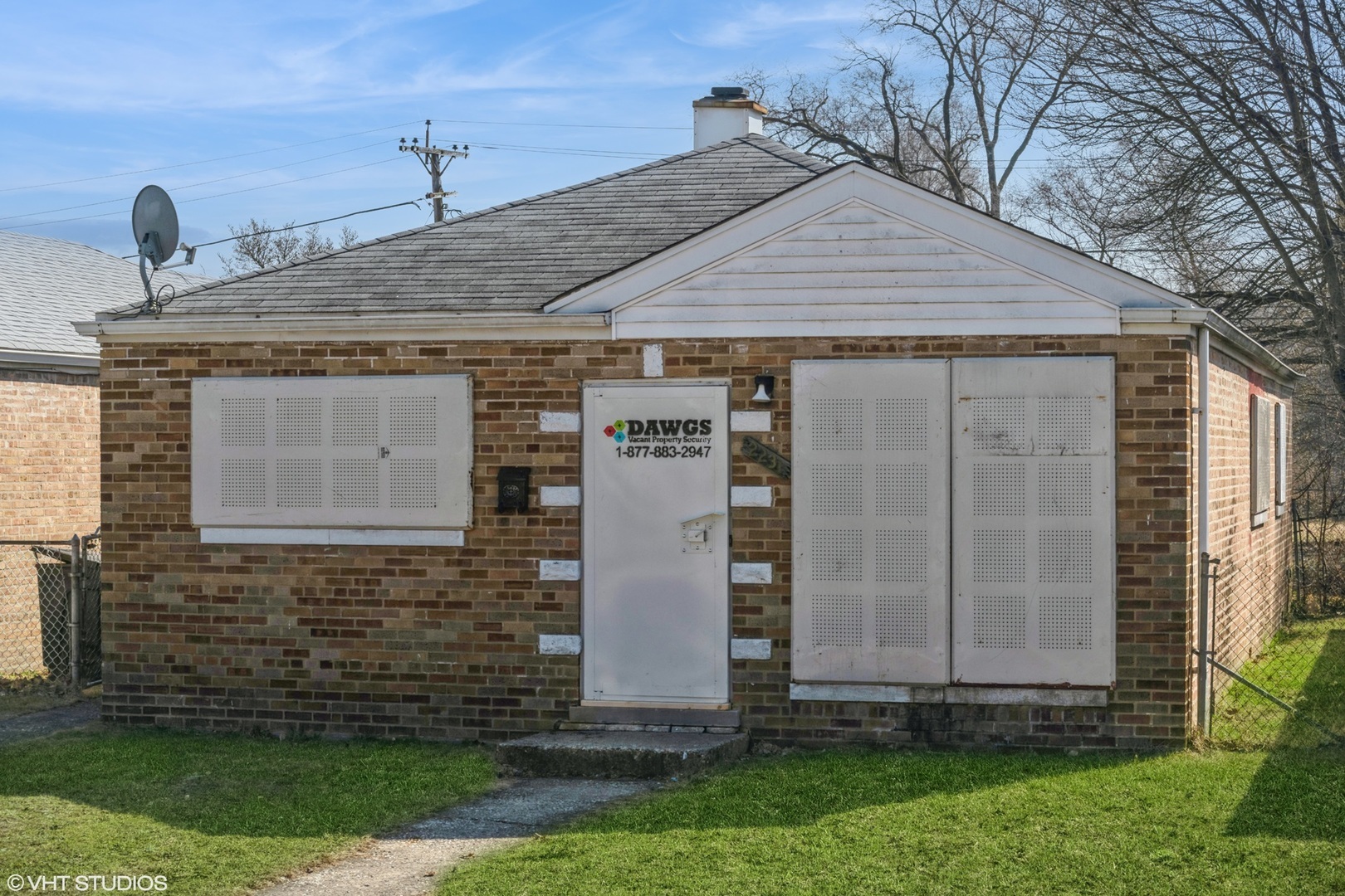 Property Photo: 2231 E 102nd Street IL 60617