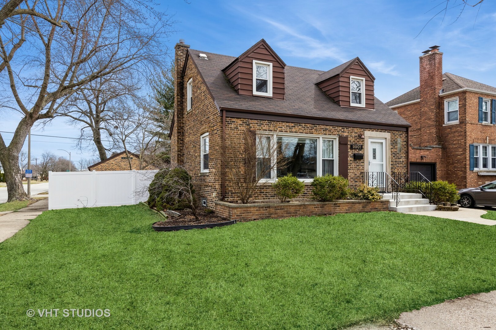 Property Photo: 9901 S Clifton Park Avenue S IL 60805