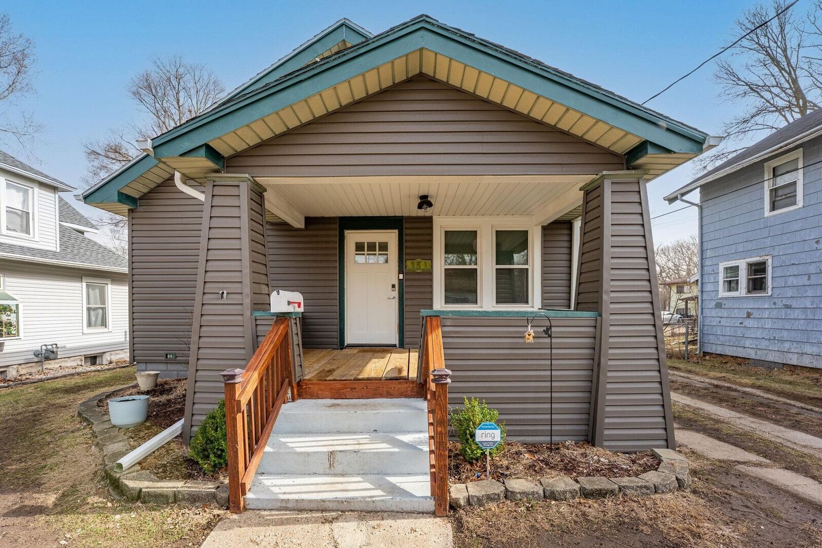 Property Photo:  351 Perry Avenue  IL 61080 