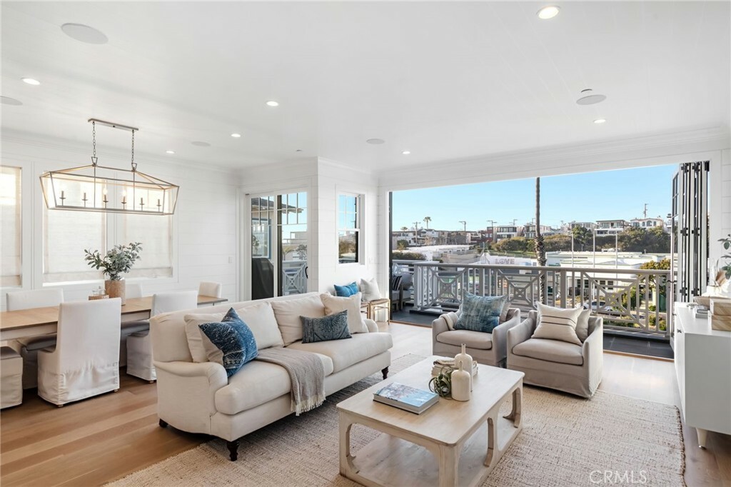 Property Photo: 440 24th Street 1 CA 90266