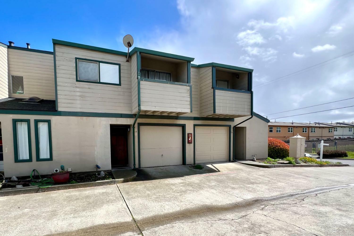 189 San Pablo Court 13  Marina CA 93933 photo