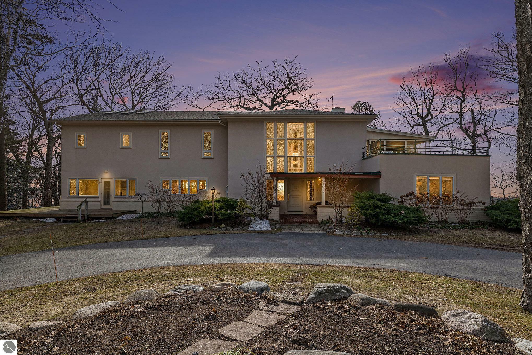 501 Michigan Avenue  Frankfort MI 49635-9746 photo