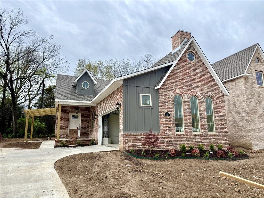Property Photo:  118 N Hawkstone Drive  AR 72704 