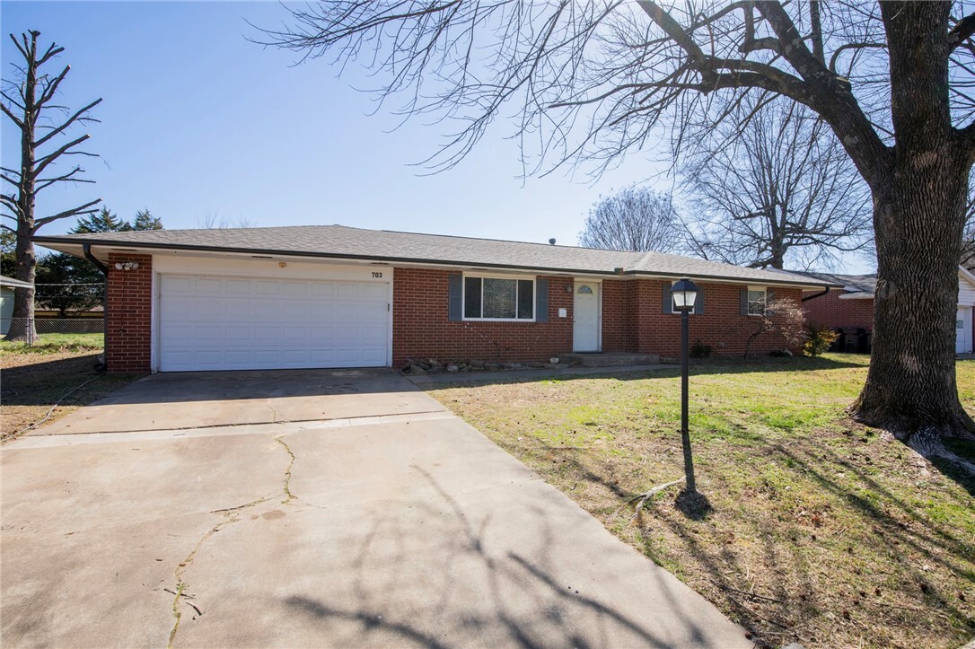 703 Dyer Street  Springdale AR 72762 photo