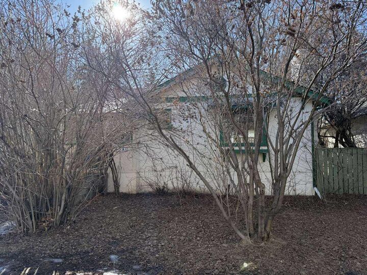 133 10 Avenue NE  Calgary AB T2E 0W8 photo