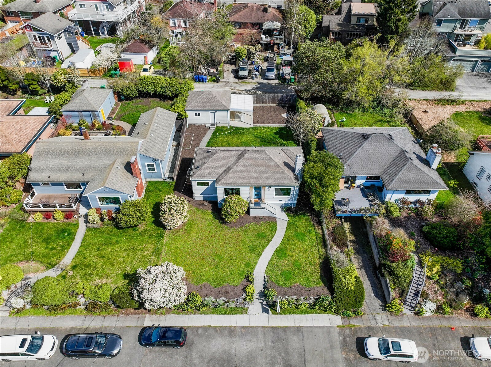 Property Photo: 12014 Palatine Avenue N WA 98133