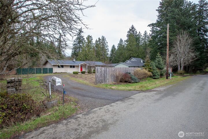 Property Photo: 204 41st Avenue NE WA 98506