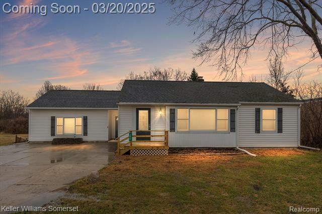 Property Photo: 1278 E Maple Avenue MI 48507